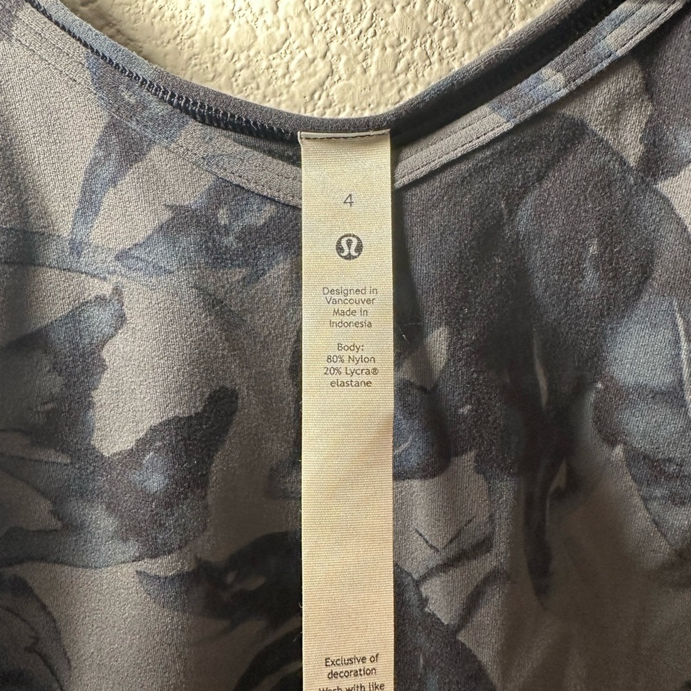 Lululemon Align T-Shirt size 4 - Picture 5 of 6